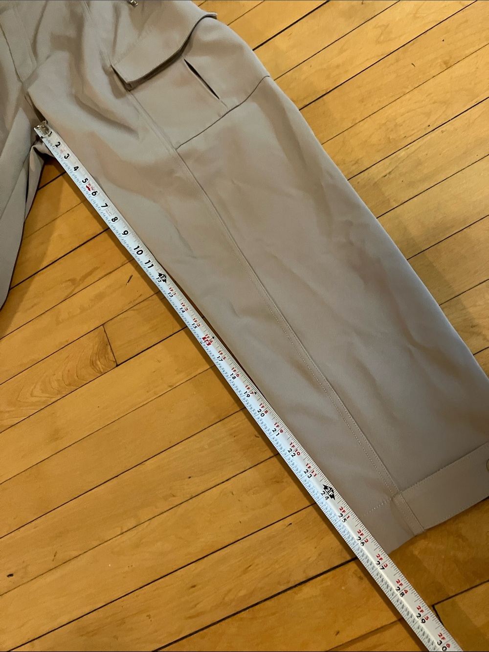 Athleta Endless Cargo Pants in Taupe Brown Size 12 Tapered Athleisure Relaxed - Picture 12 of 15